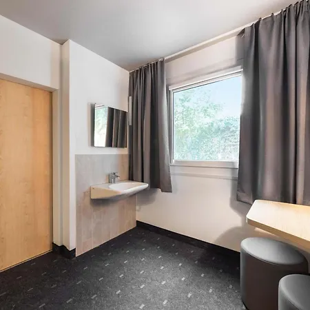 Hotell Duesseldorf-hilden 3*